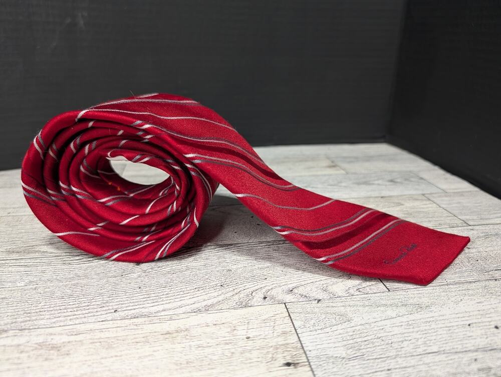 Oscar de la Renta Vintage Men's Neck Tie Red Striped 58" x 3" Poly/Silk Blend